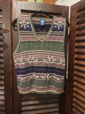 Leon Levin V-Neck Knit Vest in Olive Green and Purple